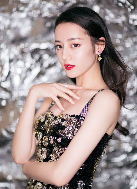 Những cô nàng mũi tẹt Những cô nàng mũi tẹt