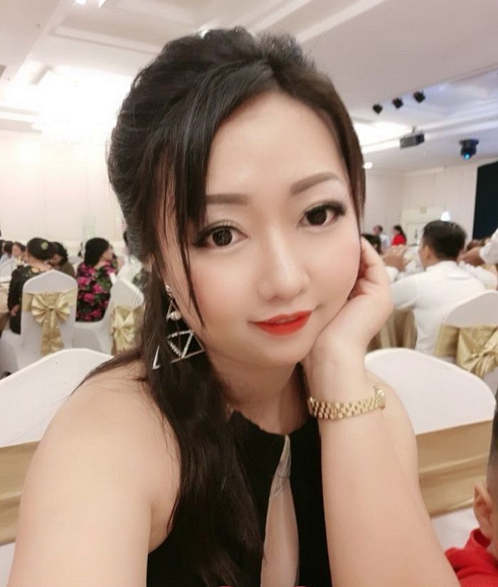 Quá trình cắt mí mắt của khách hàng Huỳnh Thị Thanh Hằng