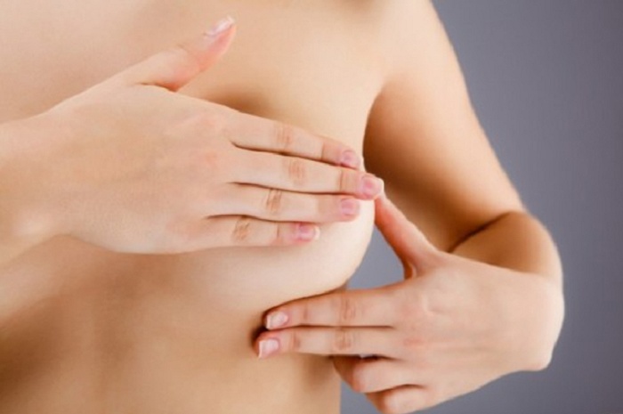 Cách massage ngực không bị chảy xệ