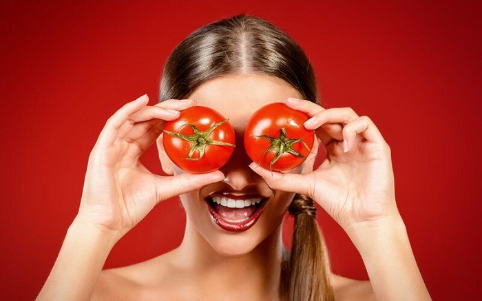 làm đẹp da mặt bằng cà chua
