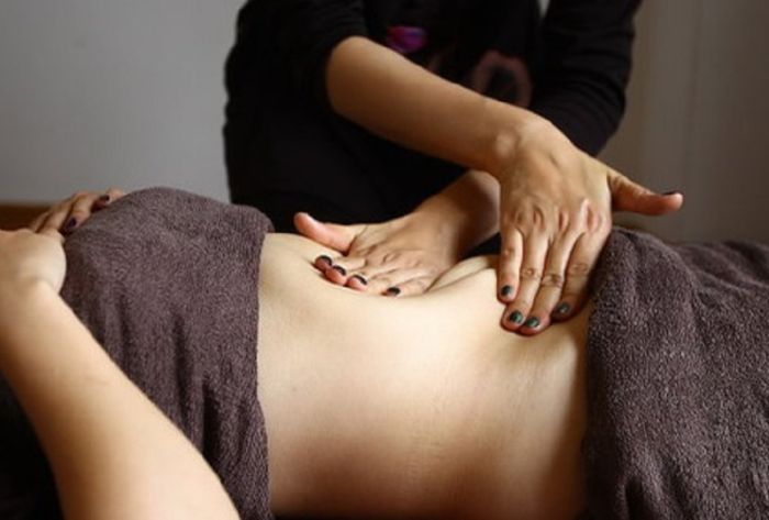 Cách massage giảm mỡ bụng trước khi ngủ