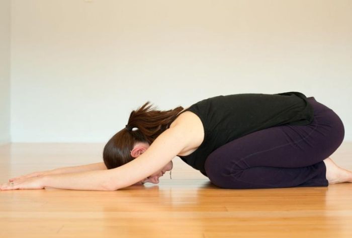 Toàn quốc - Cách tập yoga tại nhà giảm mỡ bụng Tap-yoga-tai-nha-giam-mo-bung-3