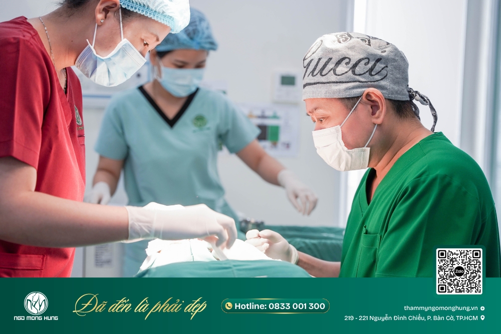 thẩm mỹ môi cô bé