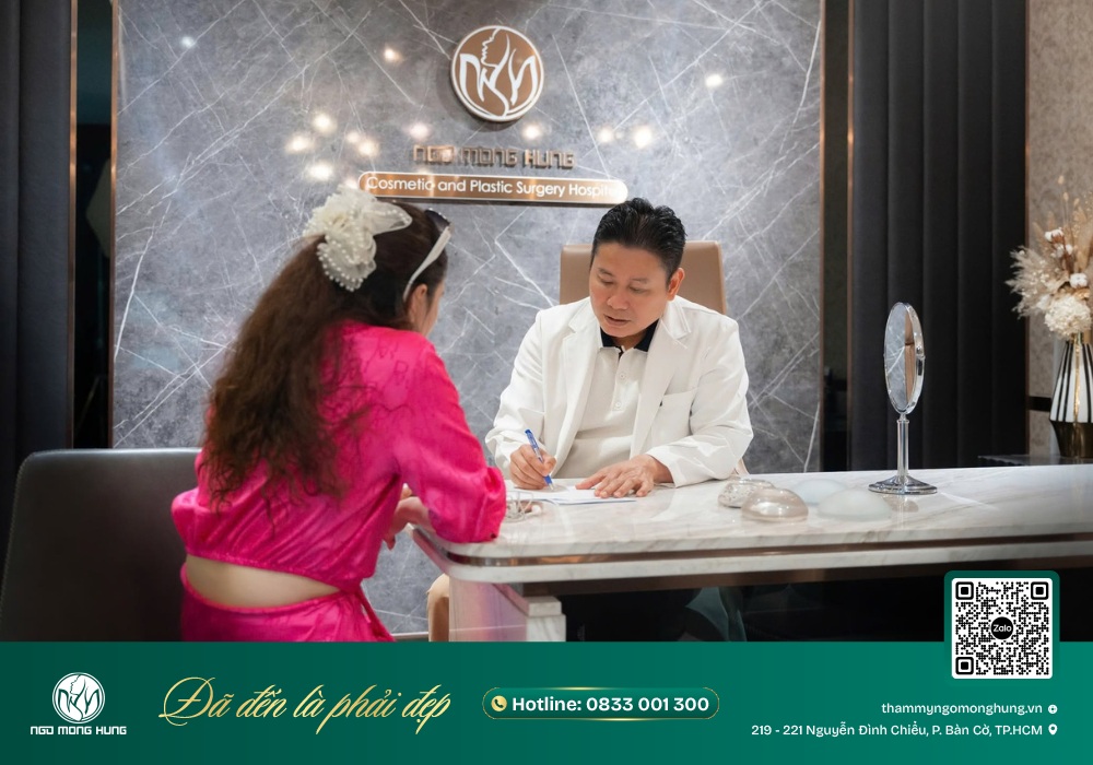 Túi ngực Mentor Xtra